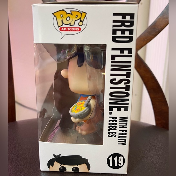 Fred Flintstone with fruity pebbles funko pop - Picture 5 of 5